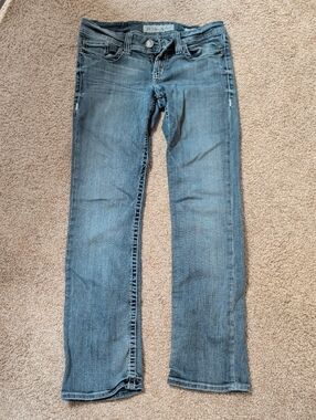 Buckle Women's Boot-Cut Jeans in Medium Blue